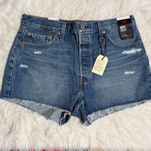 NWT Levi’s 501 Original Jean Shorts 33 Blue Raw Hem Shortie Short